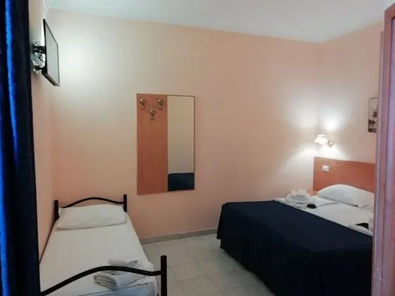 Tek Büyük veya İki Ayrı Yataklı Oda