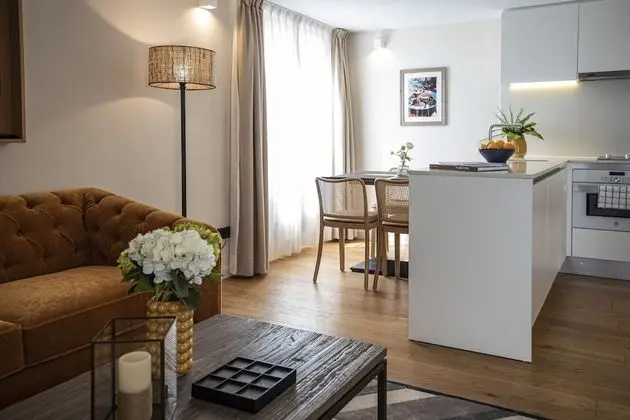 Premium Deluxe Suite