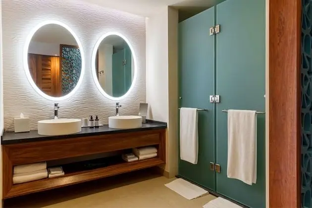 Ocean Front Family King Suite