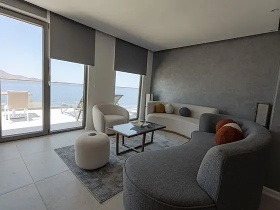 Deluxe Süit, 1 Büyük (Queen) Boy Yatak, Balkon, Deniz Manzaralı