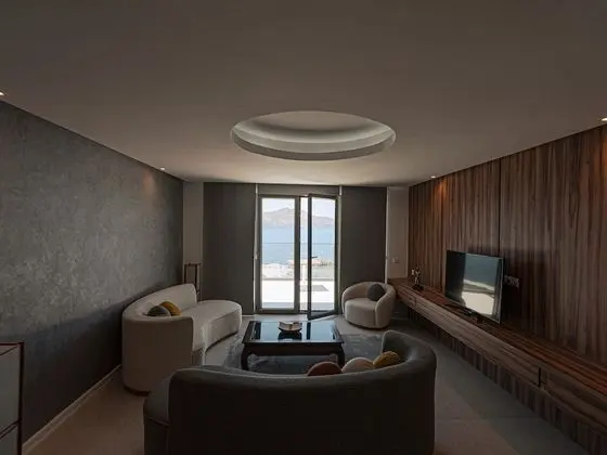 Deluxe Süit, 1 Büyük (Queen) Boy Yatak, Balkon, Deniz Manzaralı