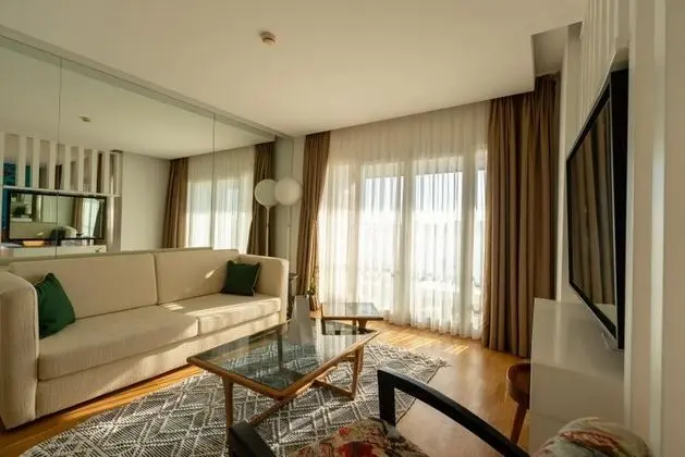 Executive Custom Bahçe Manzaralı Oda
