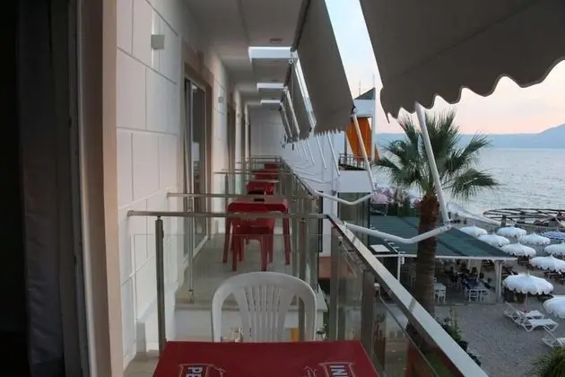 Dört Kişilik Oda, Deniz Manzaralı