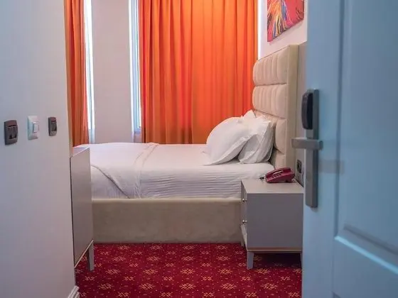 Standard Tek Büyük Yataklı Oda