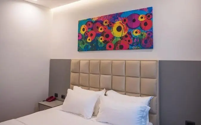 Standard Tek Büyük Yataklı Oda