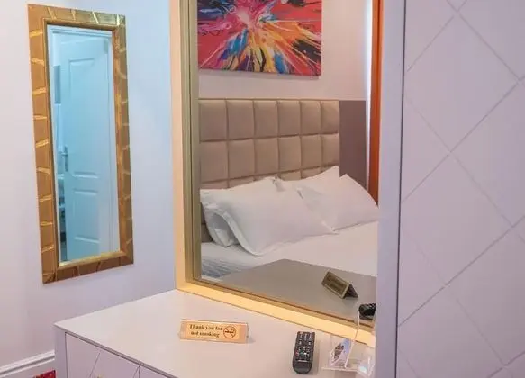 Standard Tek Büyük Yataklı Oda