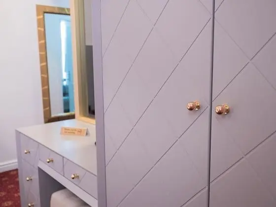 Tek Büyük Yataklı Oda, Balkon