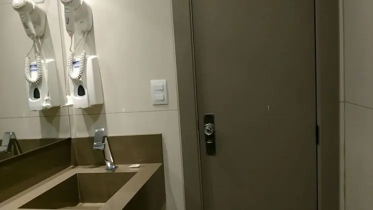 Quarto Triplo Standard -  3 Camas de Solteiro Ou 1 Cama de Casal e 1 Cama de Solteiro