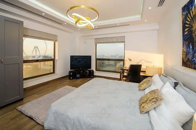 PalmBay @ JBR 4 Bedroom Sea View Apartment
