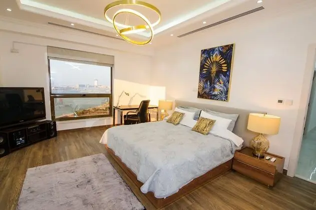 PalmBay @ JBR 4 Bedroom Sea View Apartment