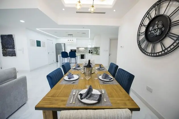 PalmBay @ JBR 4 Bedroom Sea View Apartment