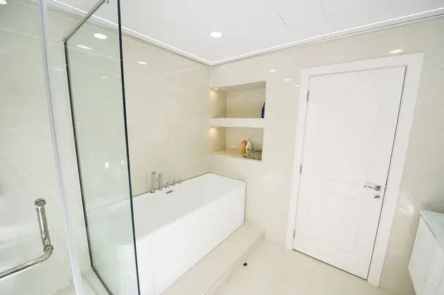 PalmBay @ JBR 4 Bedroom Sea View Apartment