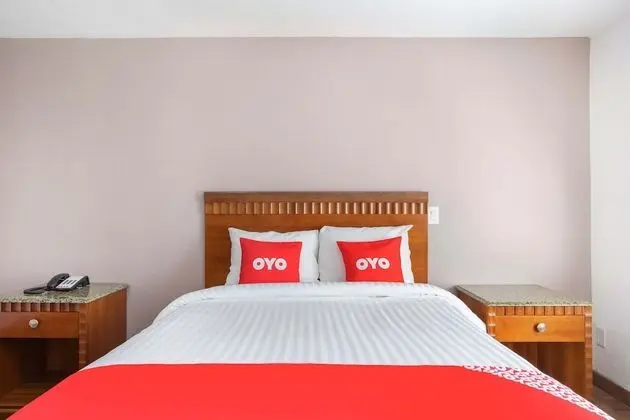 Oda, 2 Büyük (Queen) Boy Yatak