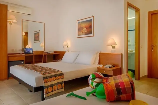 Comfort Tek Büyük veya İki Ayrı Yataklı Oda
