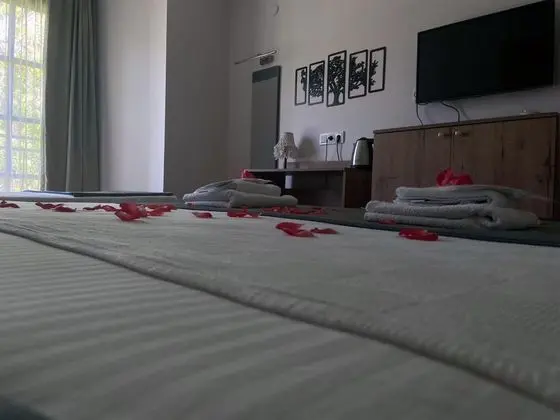 Çift Kişilik, Bahçe Manzaralı