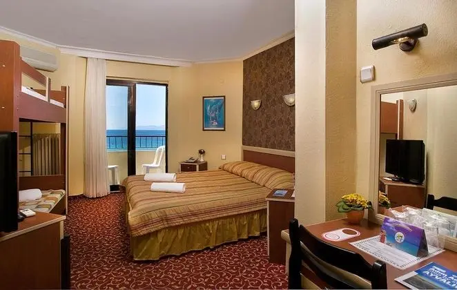 Ranzalı Aile Odası, Deniz Manzaralı