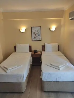 Standart Oda, Kara Manzaralı