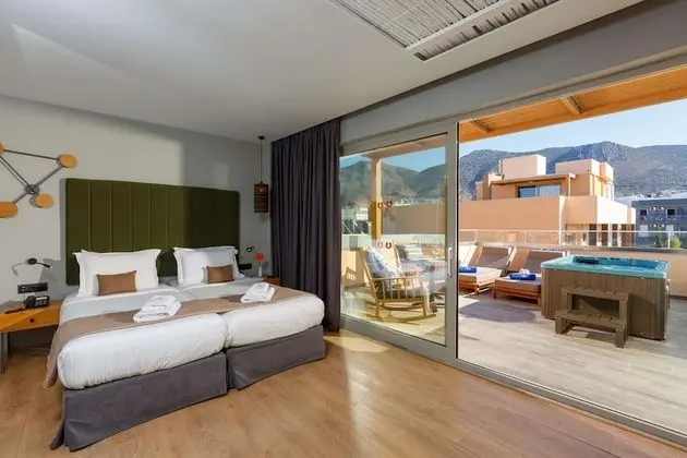 Deluxe Room with Jacuzzi