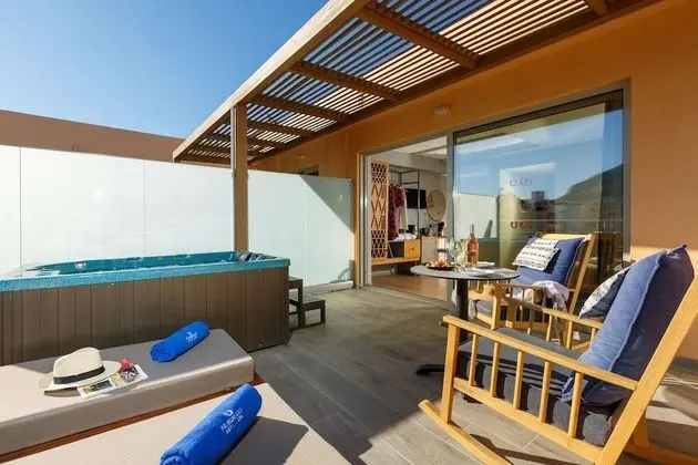 Deluxe Room with Jacuzzi