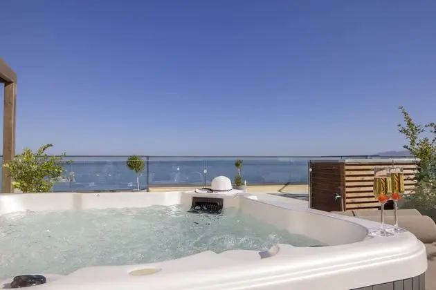Deluxe Room Sea View with Jacuzzi