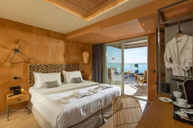 Deluxe Room Sea View with Jacuzzi
