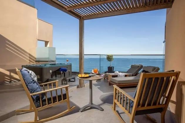 Deluxe Room Sea View with Jacuzzi