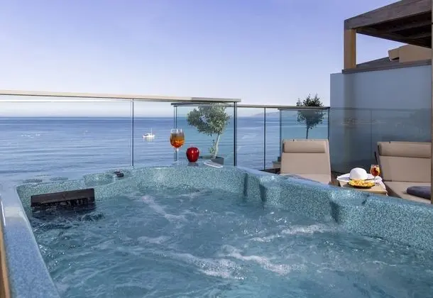 Deluxe Room Sea View with Jacuzzi
