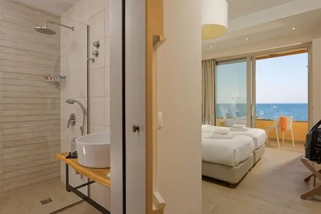 Deluxe Room Sea View with Jacuzzi