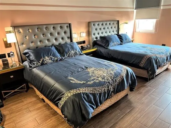 Classic Tek Büyük Yataklı Oda