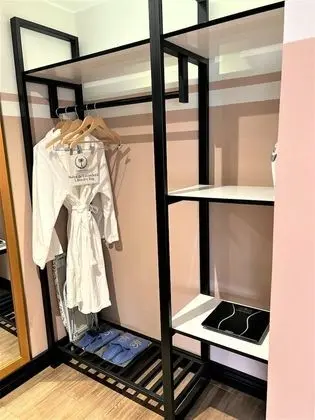 Classic Tek Büyük Yataklı Oda