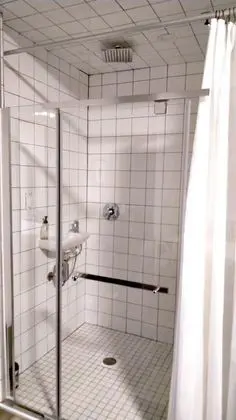 Basic Ortak Ranzalı Oda, Sadece kadınlar için, Sigara İçilmez