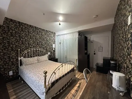 Standard Oda, 1 Büyük (Queen) Boy Yatak
