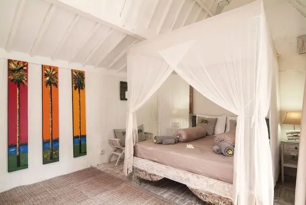 Bungalov, Havuz Manzaralı