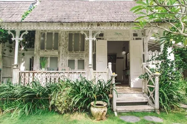 Bungalov, Havuz Manzaralı