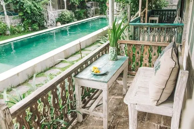 Bungalov, Havuz Manzaralı
