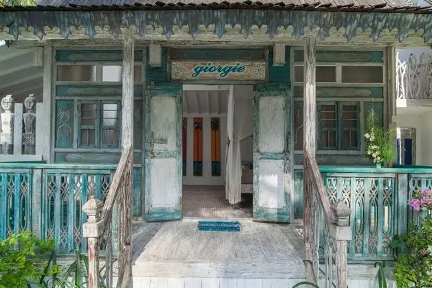 Bungalov, Havuz Manzaralı