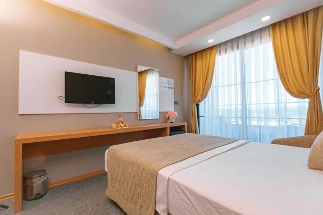 Standart Oda, Deniz ve Dağ Manzaralı, Balkonlu