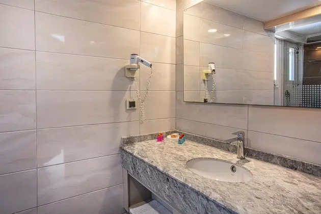 https://images.etstur.com/imgproxy/resize/2560x1440/files/images/hotelImages/etsrooms/912/Palmin_Hotel_20250909124200_2.jpg
