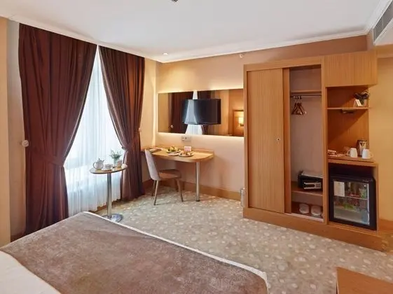 Standart Oda, Şehir Manzaralı