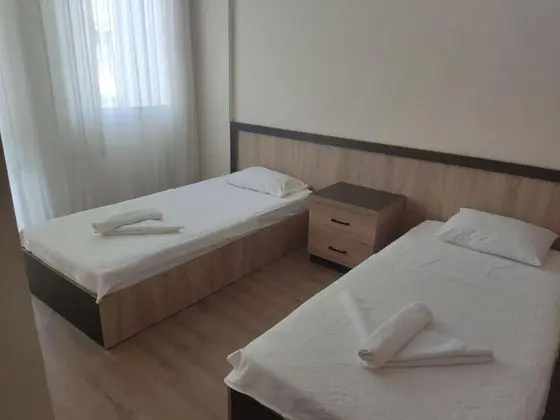 Aile Odası, Kara Manzaralı, Balkonlu