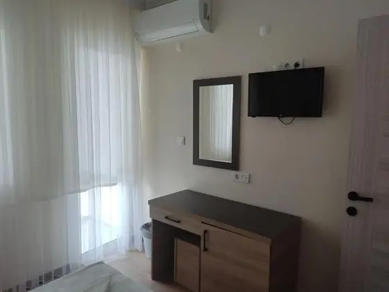 Aile Odası, Kara Manzaralı, Balkonlu