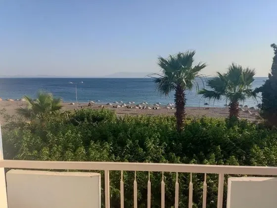 Standart Üç Kişilik Oda, Deniz Manzaralı, Balkonlu