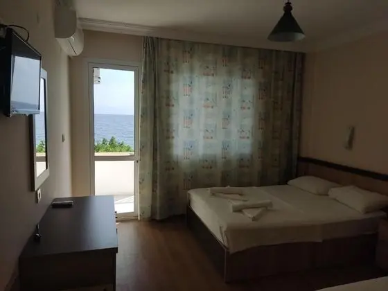 Standart Üç Kişilik Oda, Deniz Manzaralı, Balkonlu