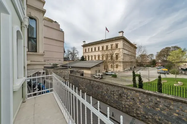 Balkonlu Suite Oda