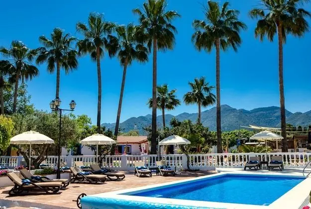 Superior Poolside Room 1