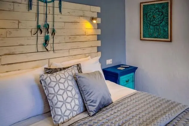 Superior Poolside Room 1