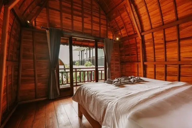 Bungalow Room