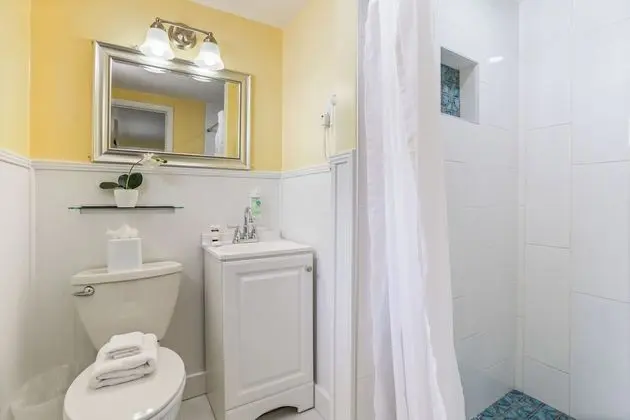 Standard Oda, 1 En Büyük (King) Boy Yatak, Sigara İçilmez, Özel Banyo