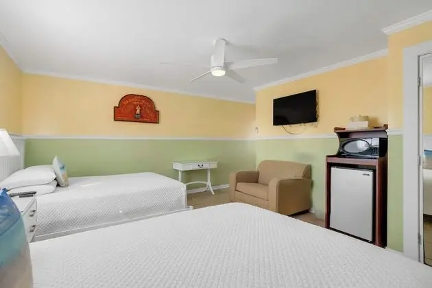 Two Queen Beds Second Floor (Not Pet Friendly)