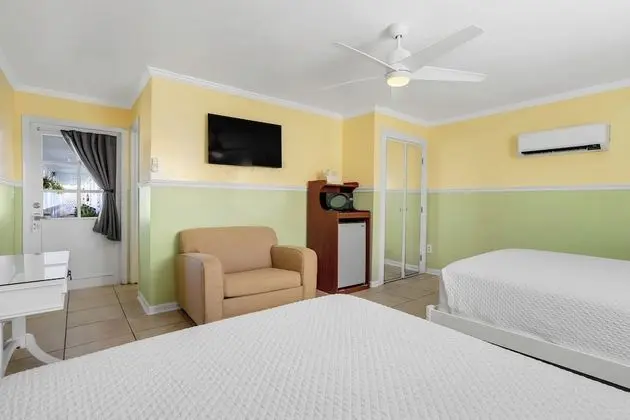 Two Queen Beds Second Floor (Not Pet Friendly)